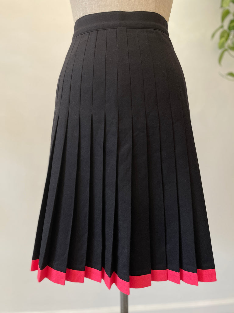 Vintage pleated skirt waist "26/27"