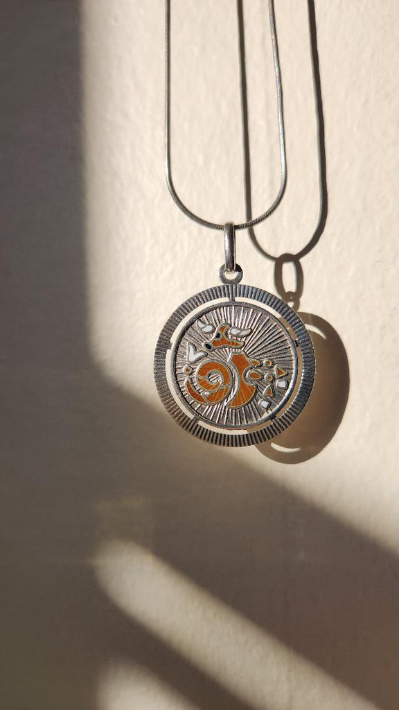 Vintage Uno A Erre designer Capricorn medallion pendant necklace