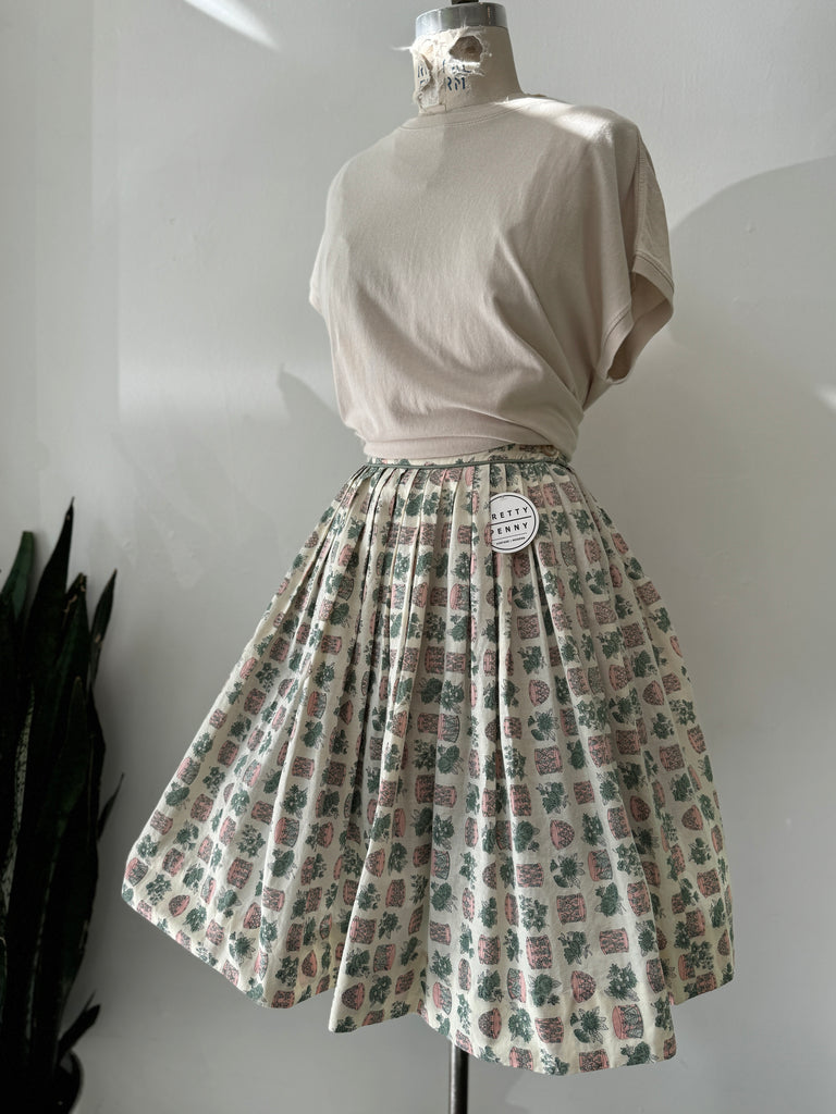 1950’s Vintage Novelty print skirt waist “26”