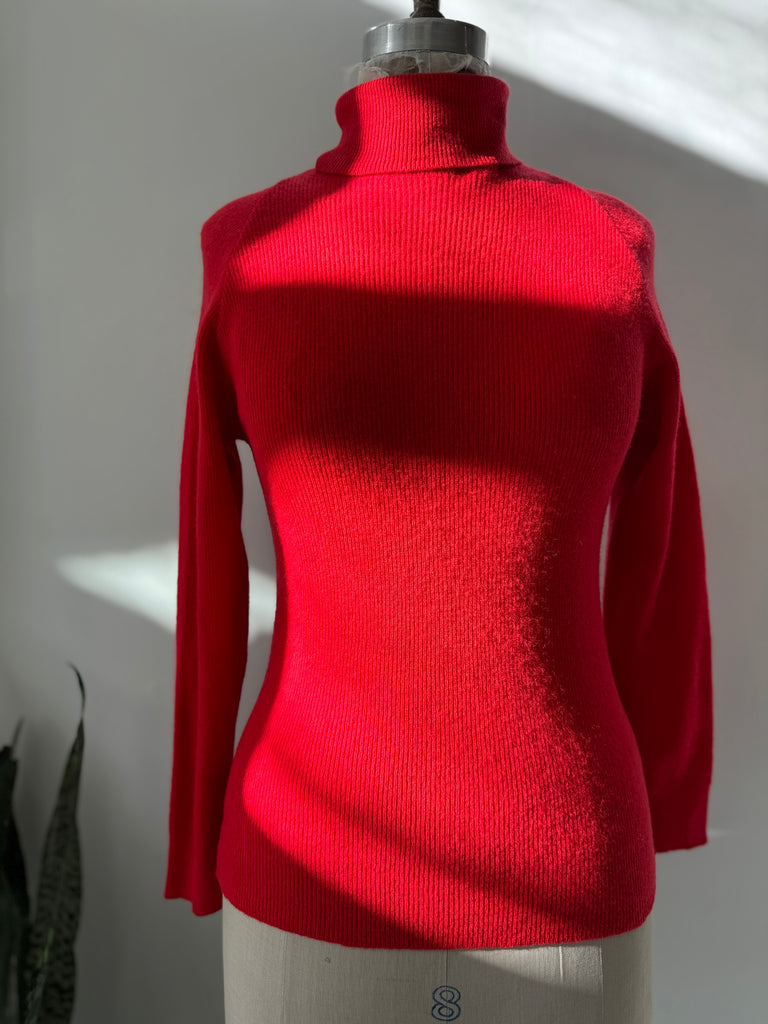 Vintage 1970’s cherry red turtleneck