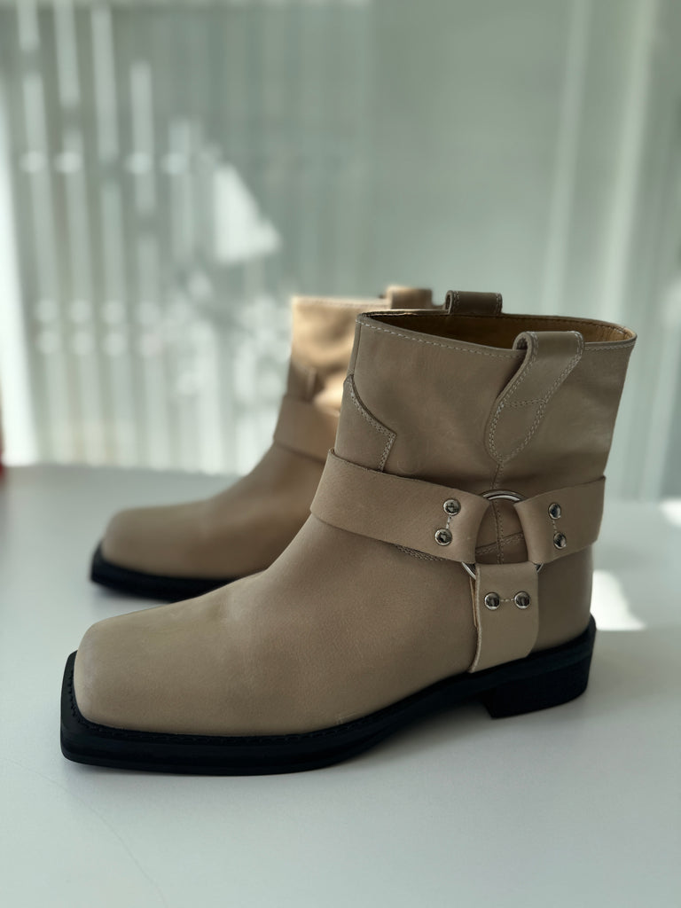 TONY BIANCO boot womens size 10