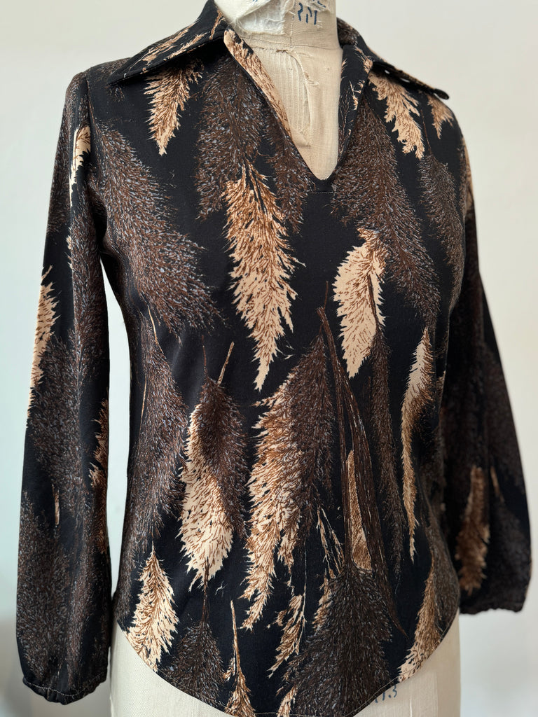 Vintage feather print top