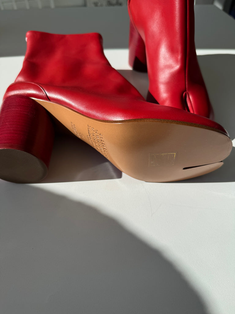 Maison Margiela tabi red leather ankle boots size 39 | 9