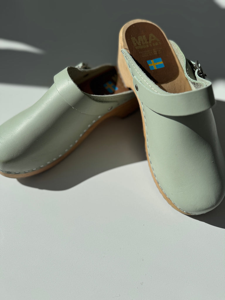 Leather MIA CLOGS SIZE 8