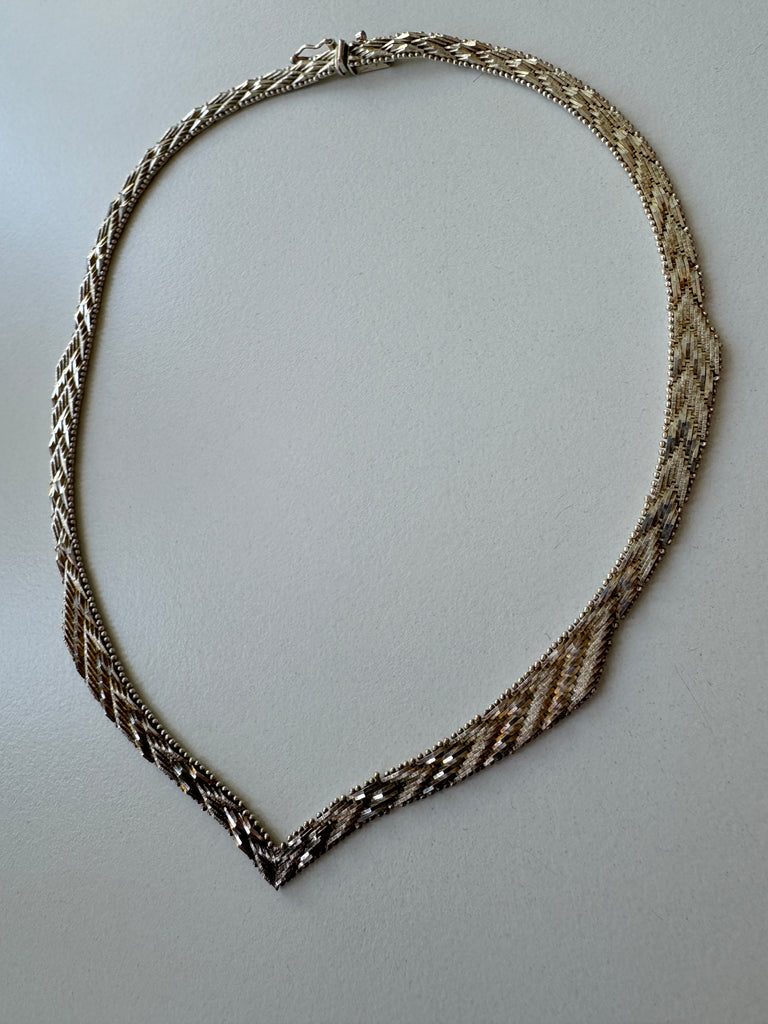 Vermeil vintage two tone v scalloped necklace