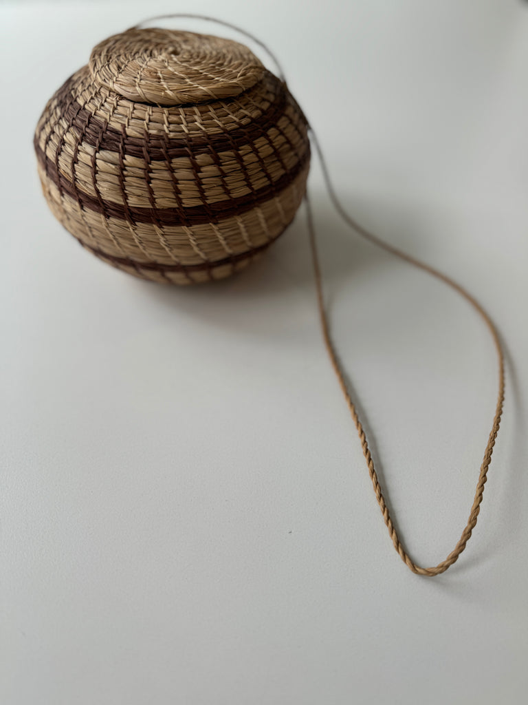 Vintage woven round purse