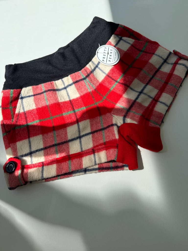 Designer D & G plaid shorts “26-32”