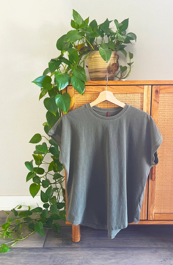 Le bon shoppe | her tee | army green