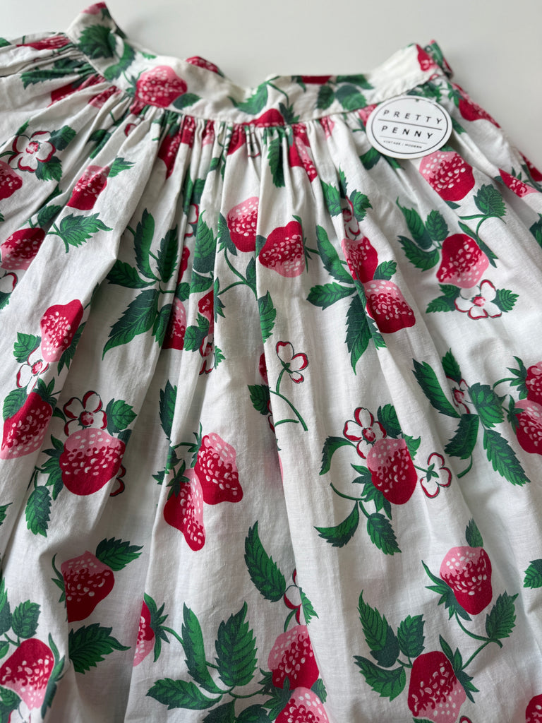 Vintage strawberry novelty skirt waist “26/27”