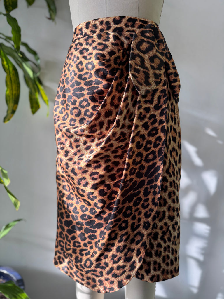 Leopard print skirt waist “26/27”