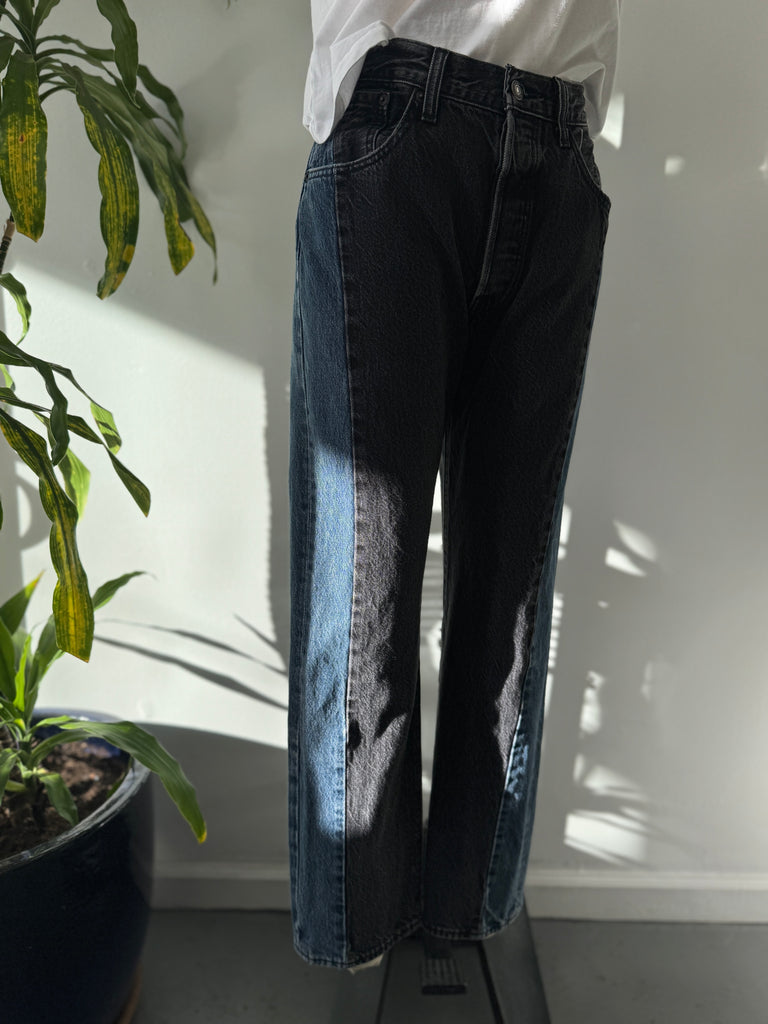 Two toned denim Levi 501 32 x 30
