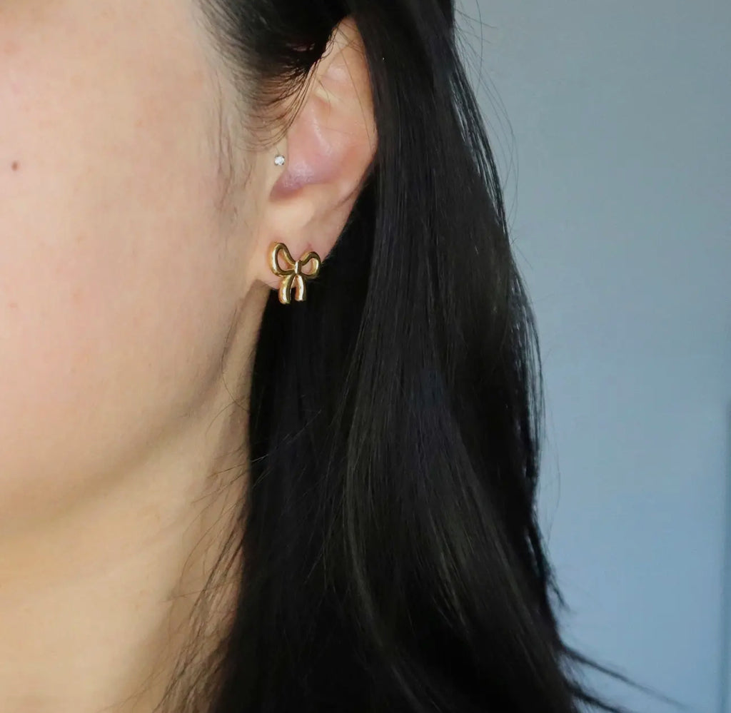 Bow stud earrings