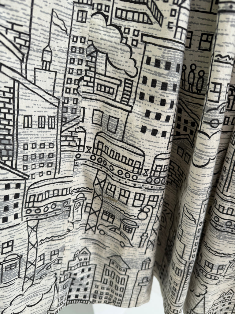 Vintage city scene novelty print skirt “28/29”