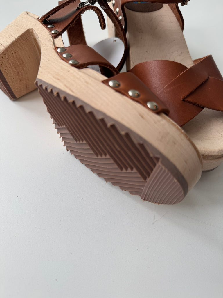 Mia clogs size 9.5