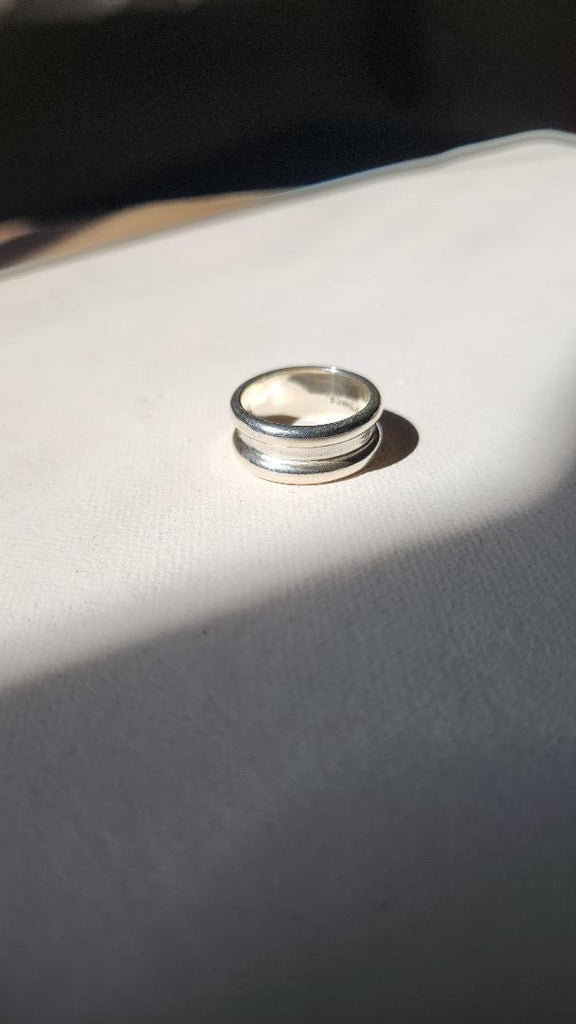 Vintage Sterling modernist column band ring