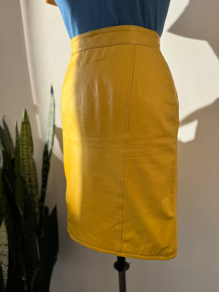 Vintage canary leather skirt waist "26/27"