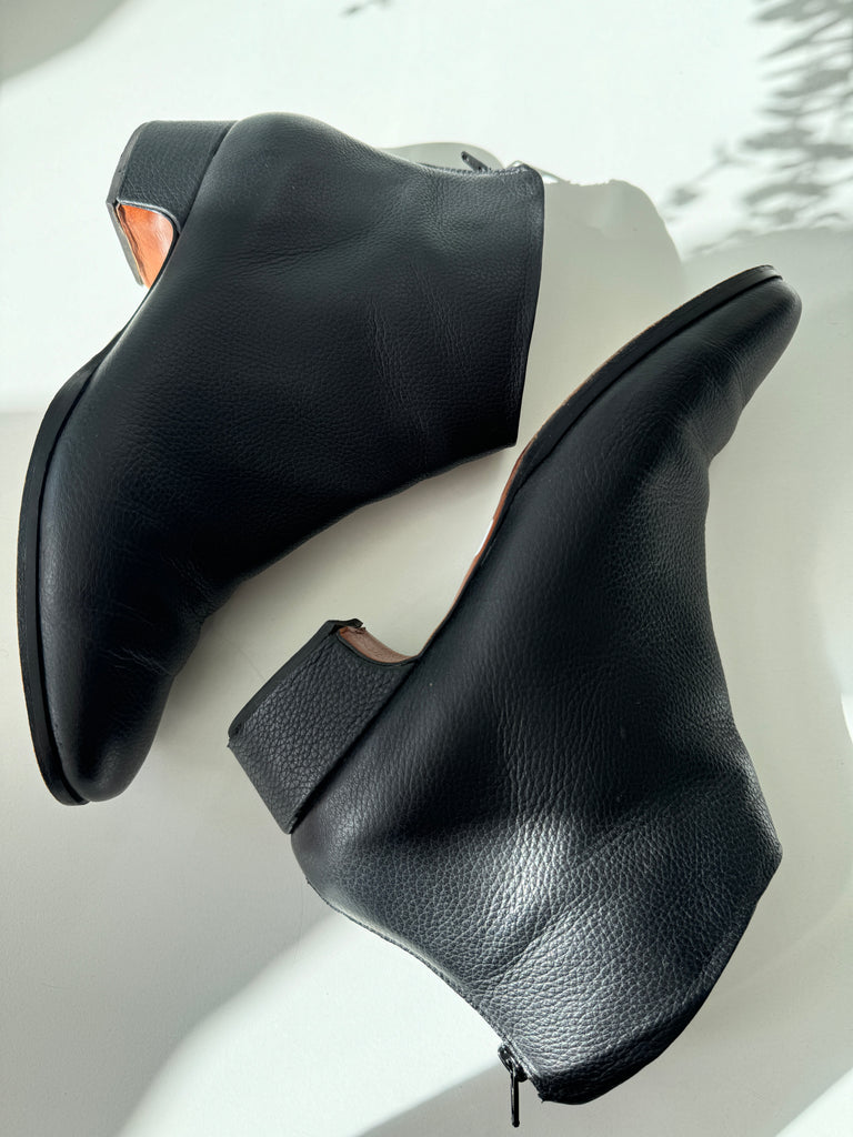 Rachel Comey leather ankle boots size 8