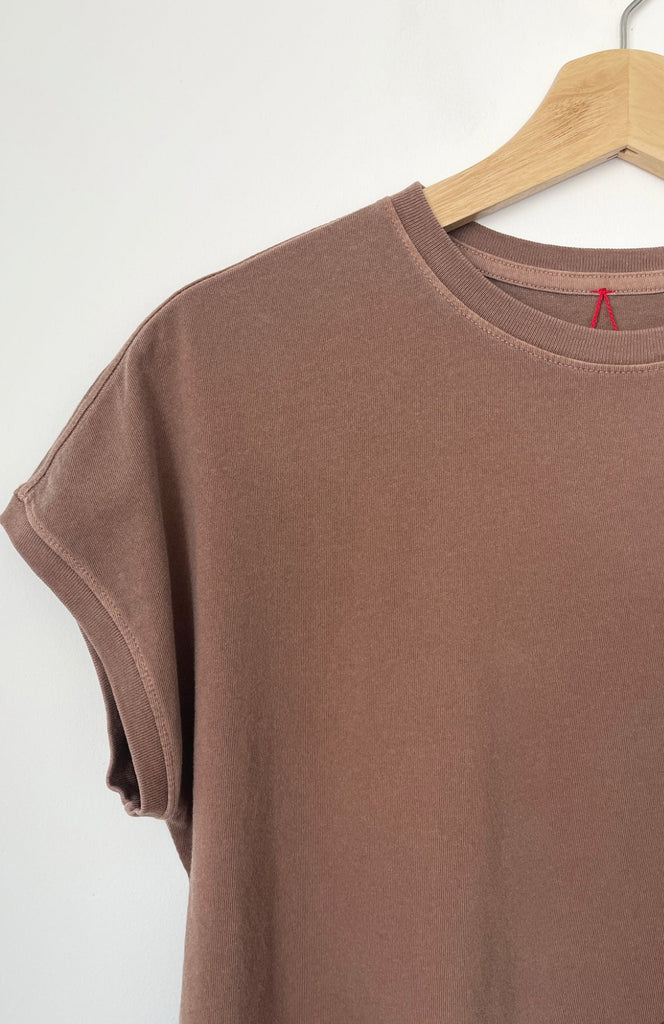 Ease Tee | chocolate