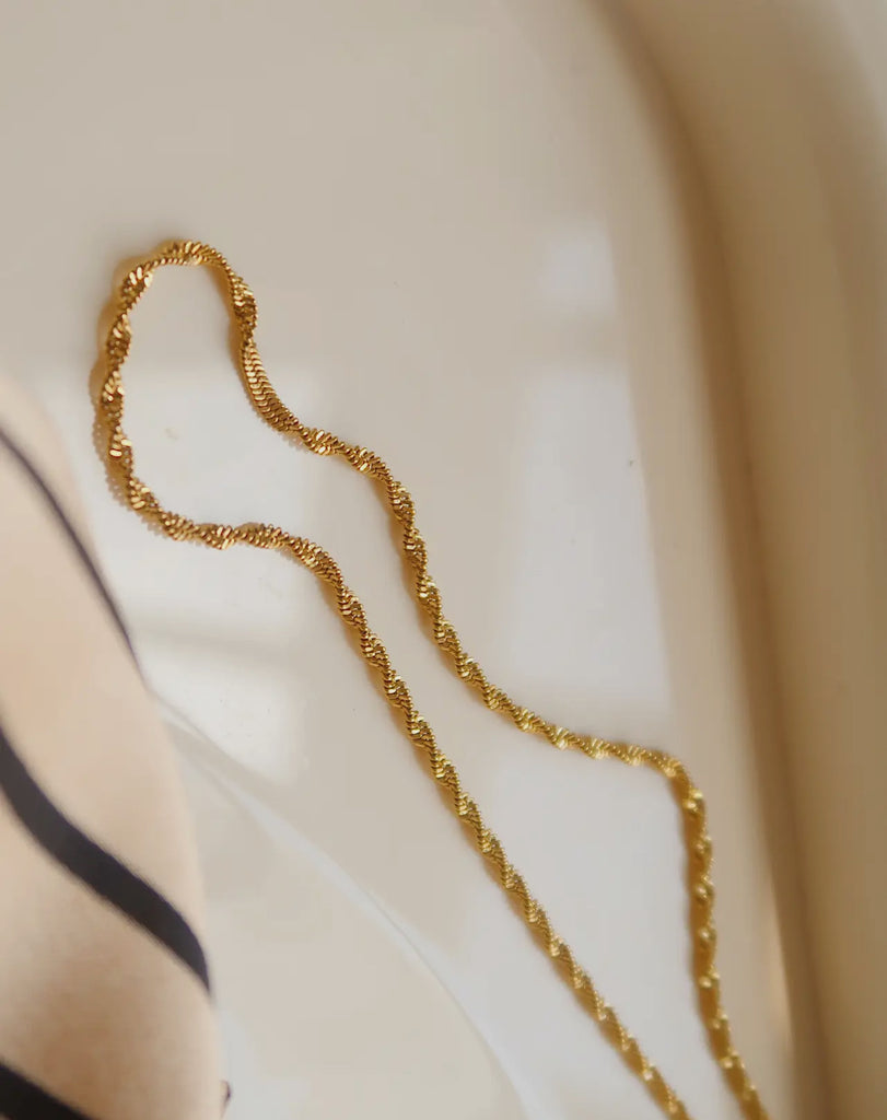 Gold plated rope necklace