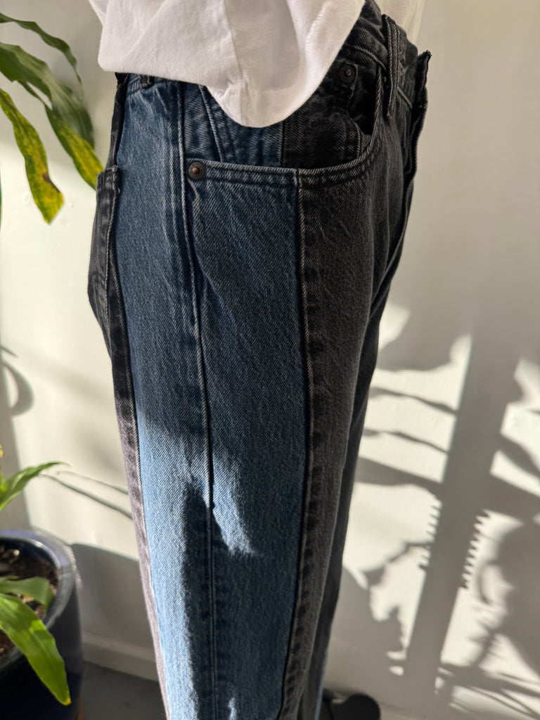 Two toned denim Levi 501 32 x 30