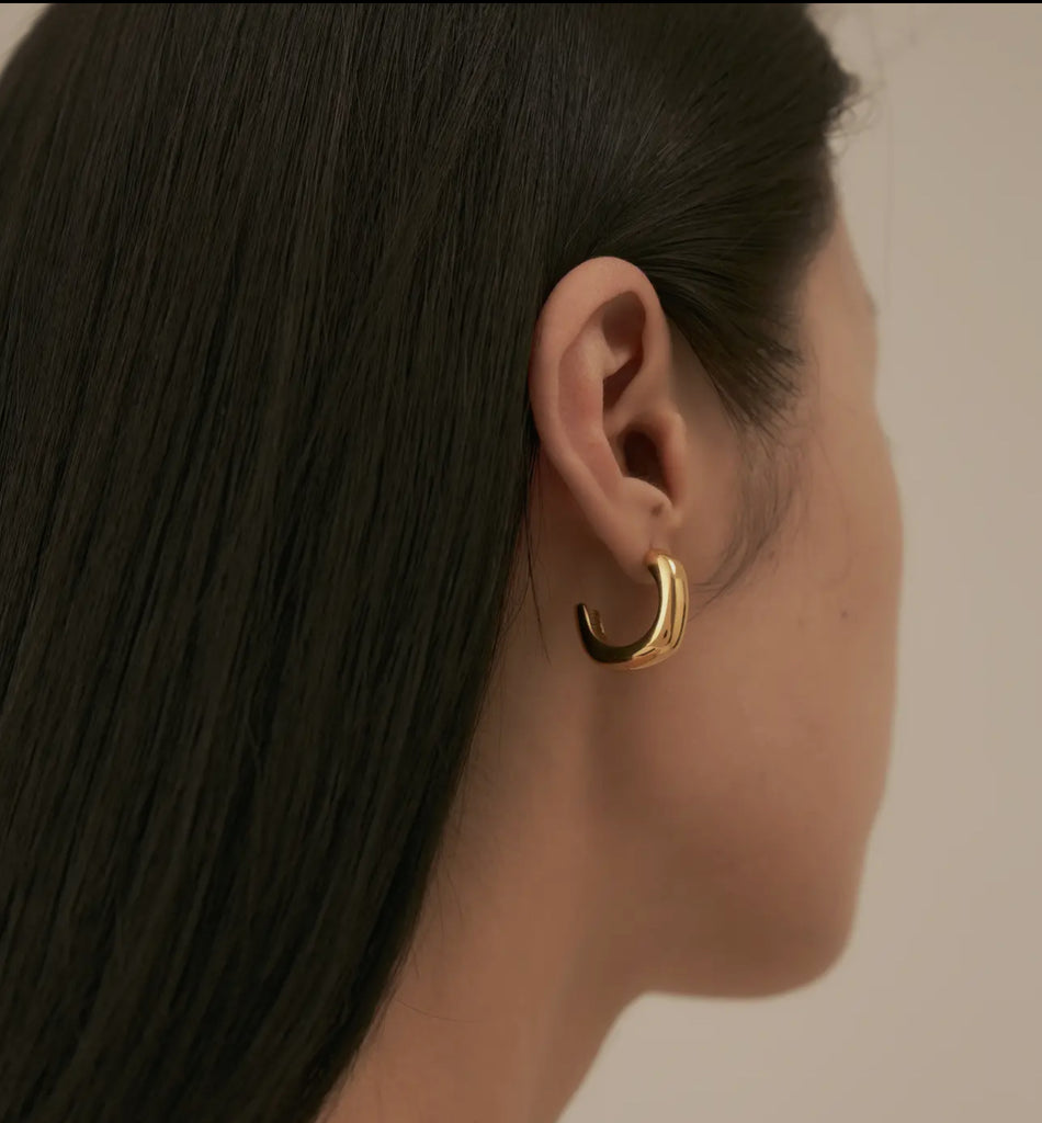 18 kt gold plated square hoops