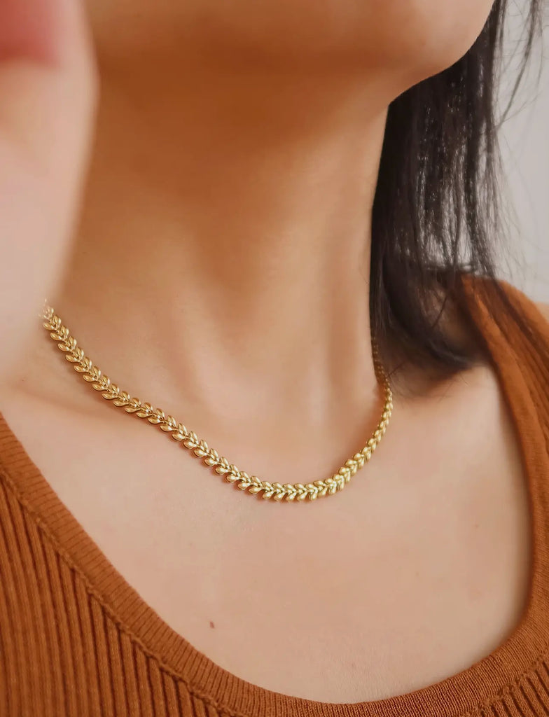 Lightweight wheat chain necklace