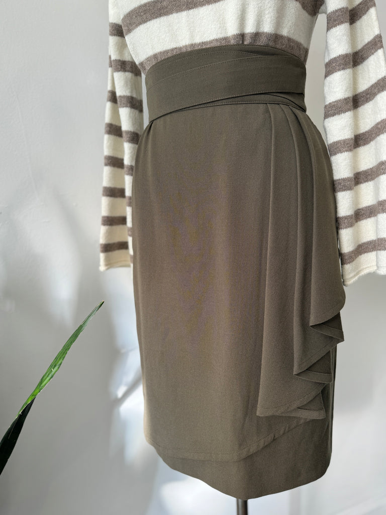 Designer ESCADA skirt waist “28”