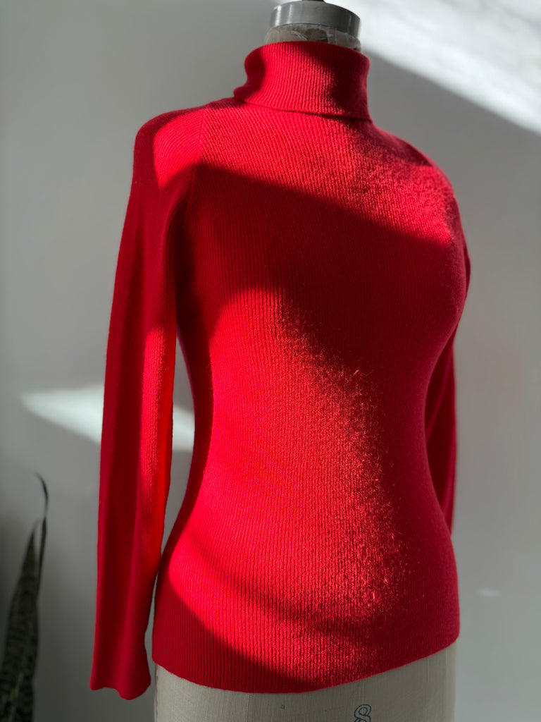 Vintage 1970’s cherry red turtleneck