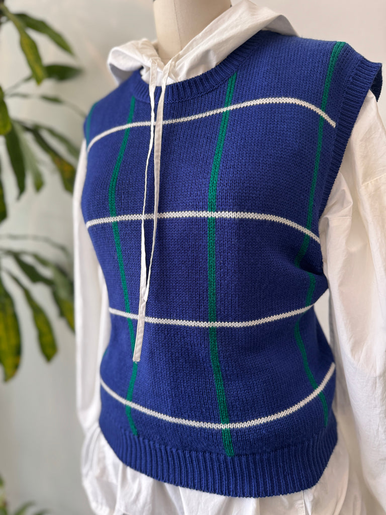 Vintage sleeveless sweater top
