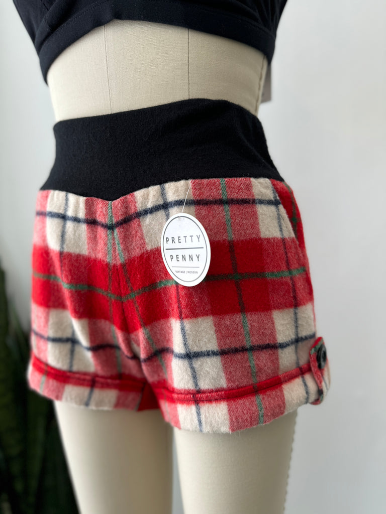 Designer D & G plaid shorts “26-32”