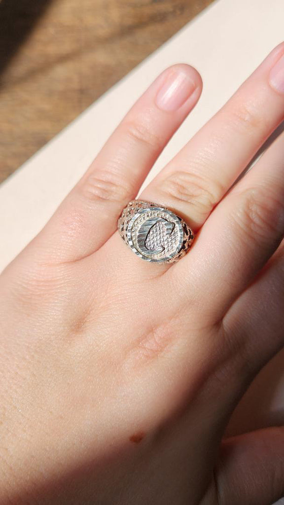 Vintage sterling silver c ring