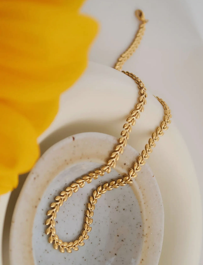 Lightweight wheat chain necklace