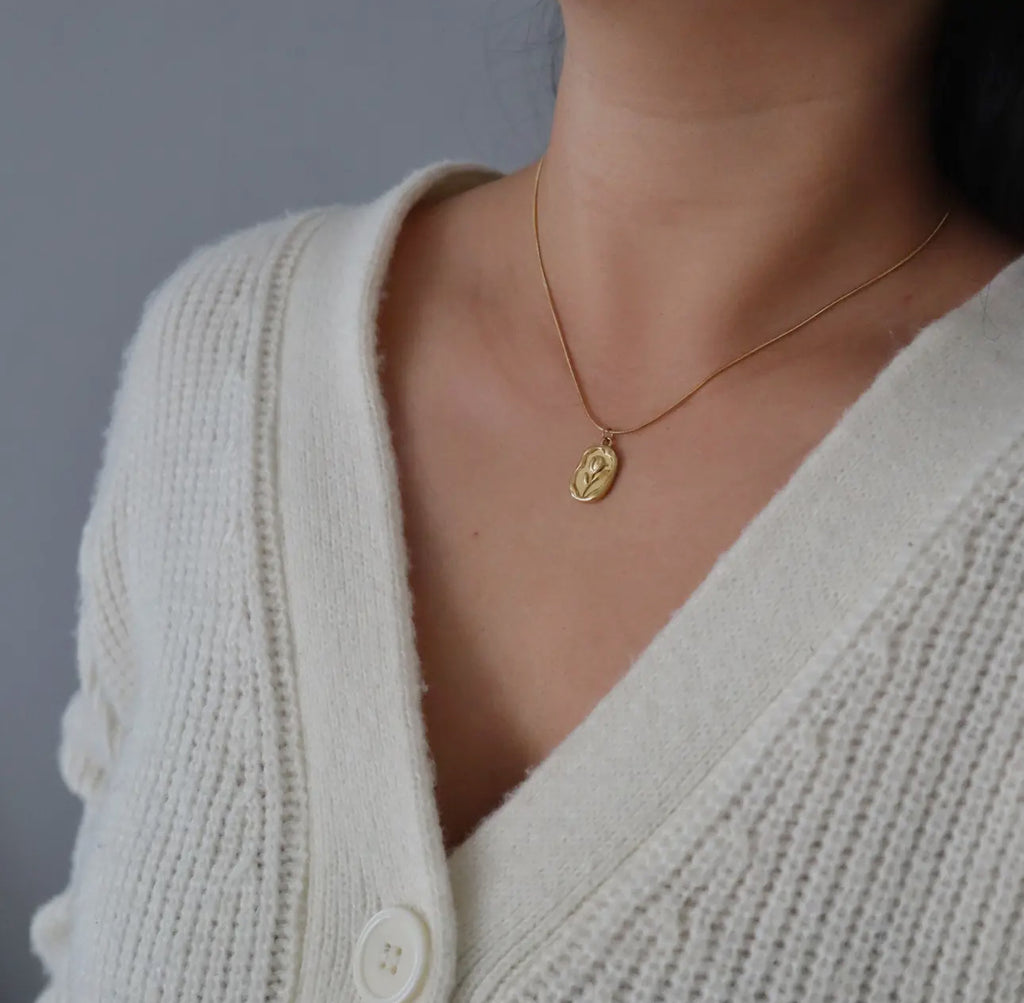 Tulip pendant necklace