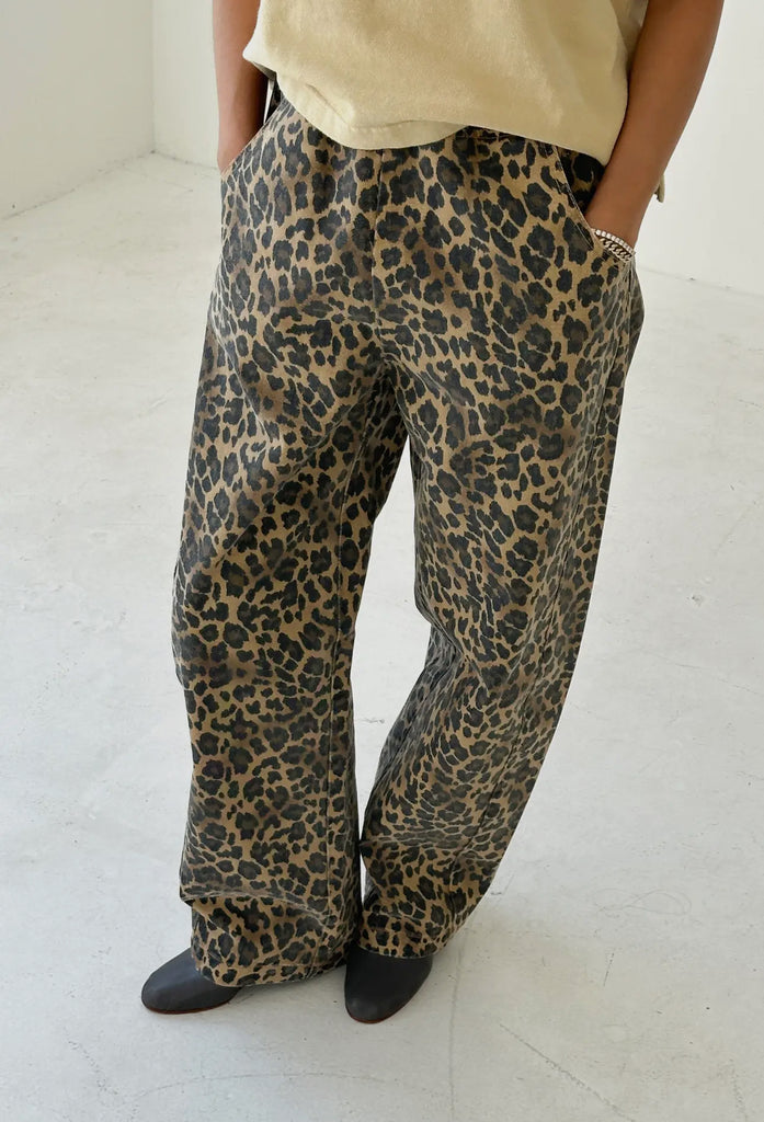 Le bon shoppe long arc pants leopard print