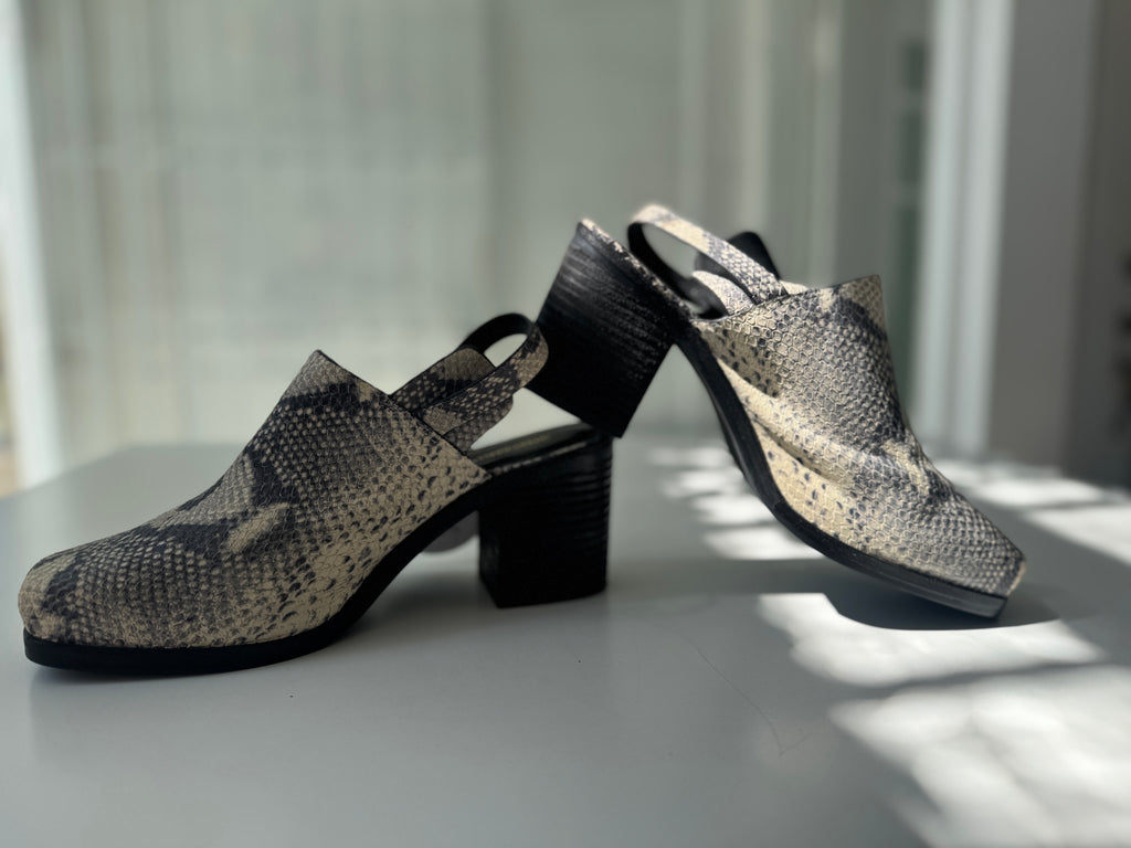 Intentionally Blank snake skin mule shoes size 9