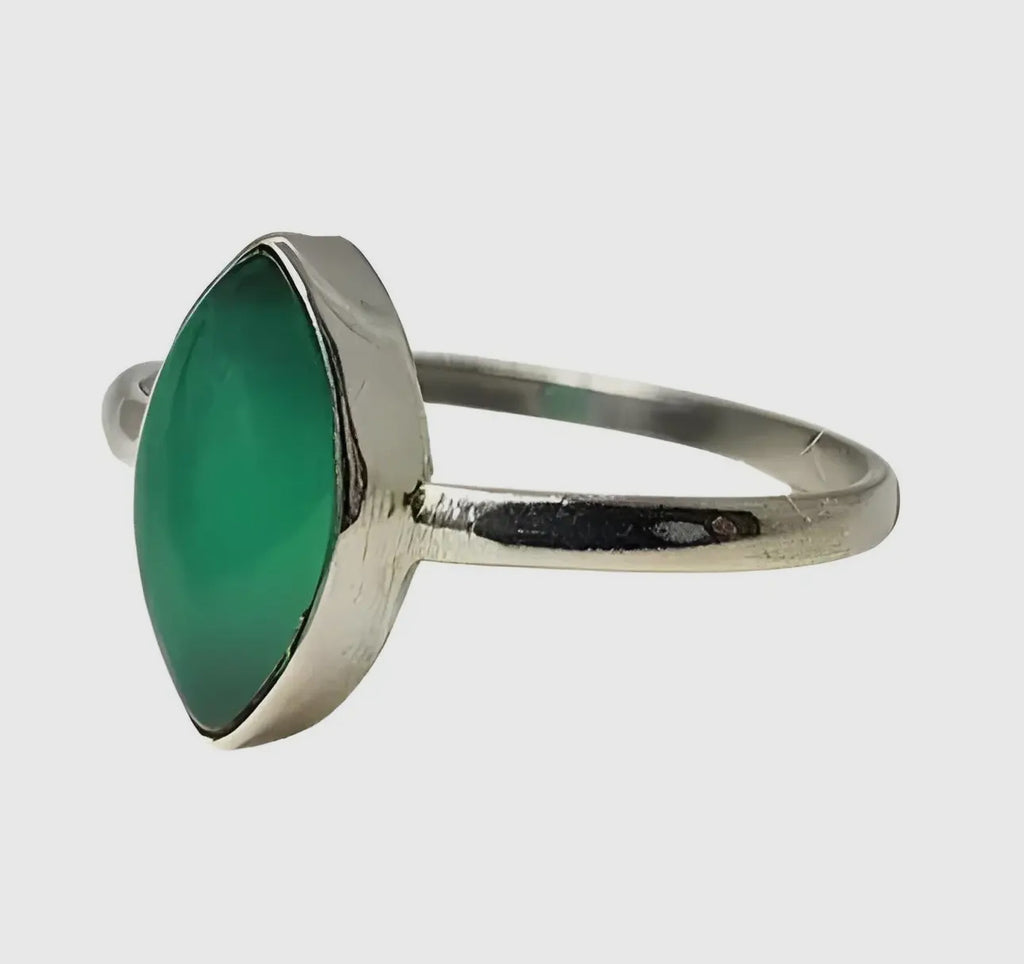 Green onyx sterling silver ring size  8