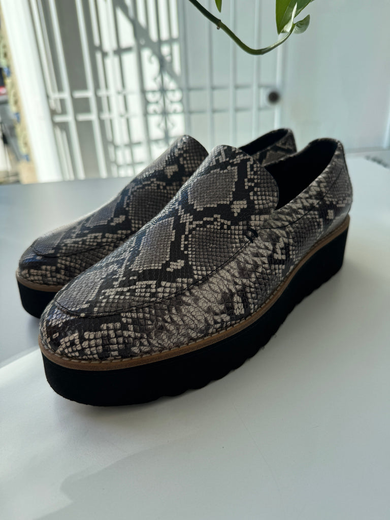 Vince snakeskin loafers size 9