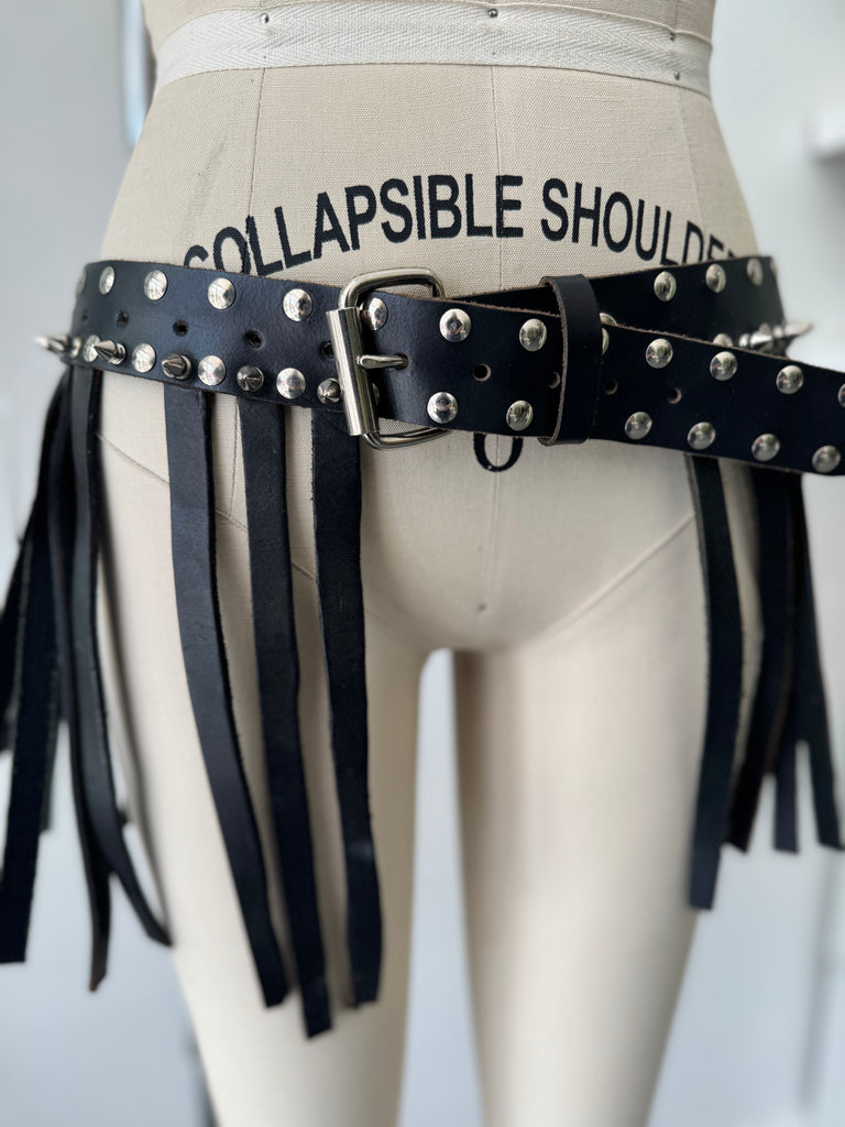 Insane vintage leather belt with fringe + stud