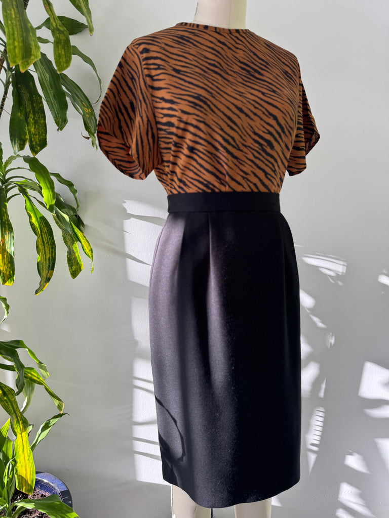 Vintage pencil skirt waist “28”