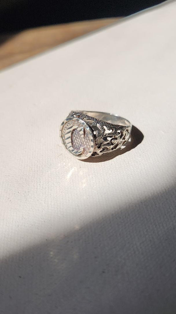 Vintage sterling silver c ring