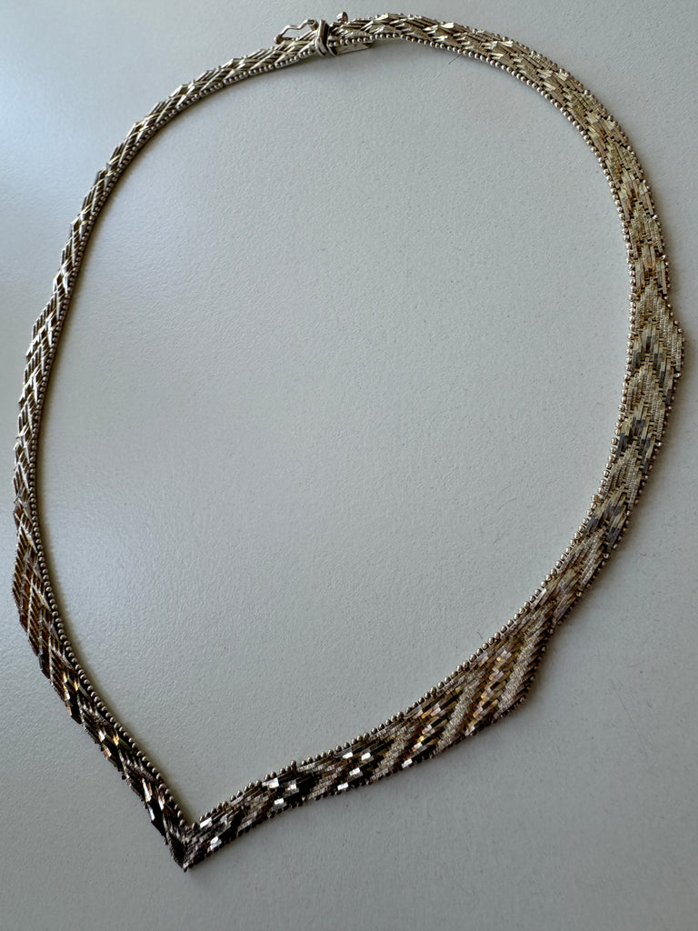 Vermeil vintage two tone v scalloped necklace