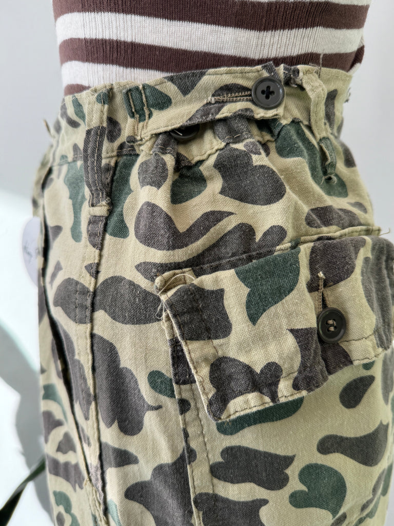 Vintage camo pants waist “38-42”