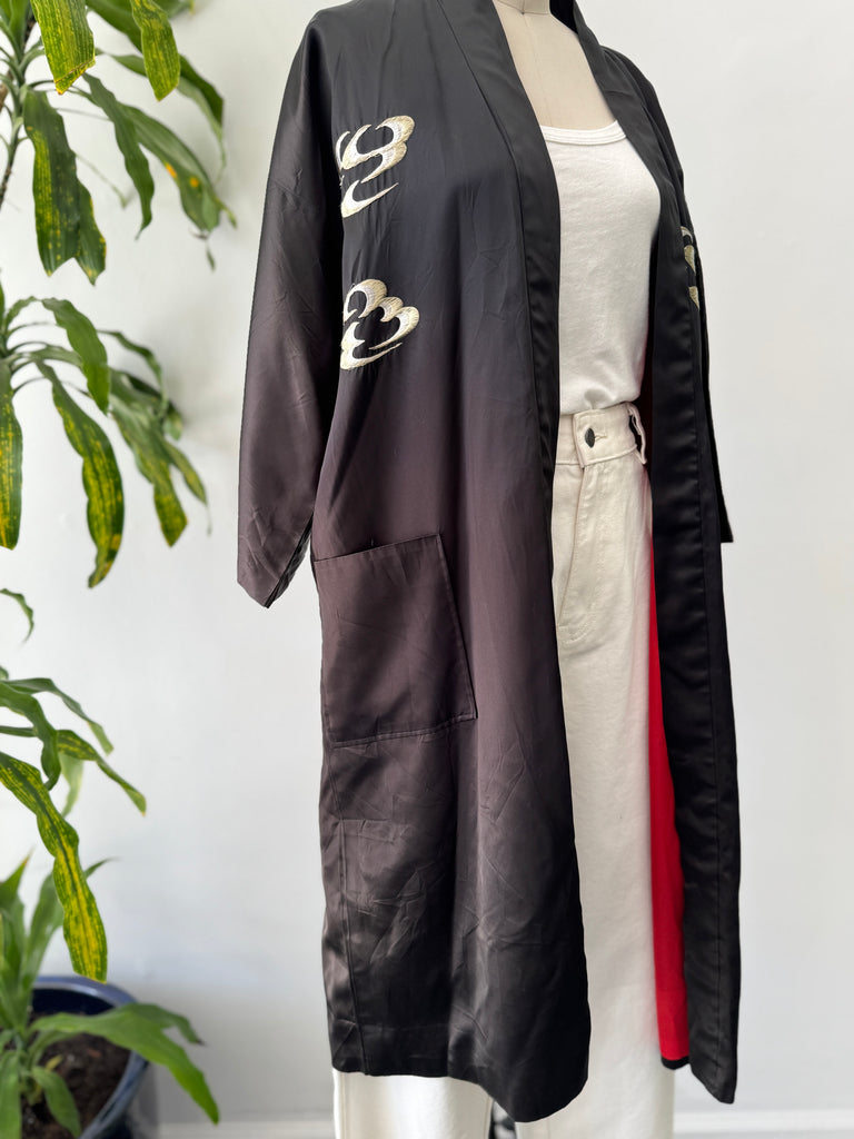 Embroidered dragon embroidered outerwear made in Japan