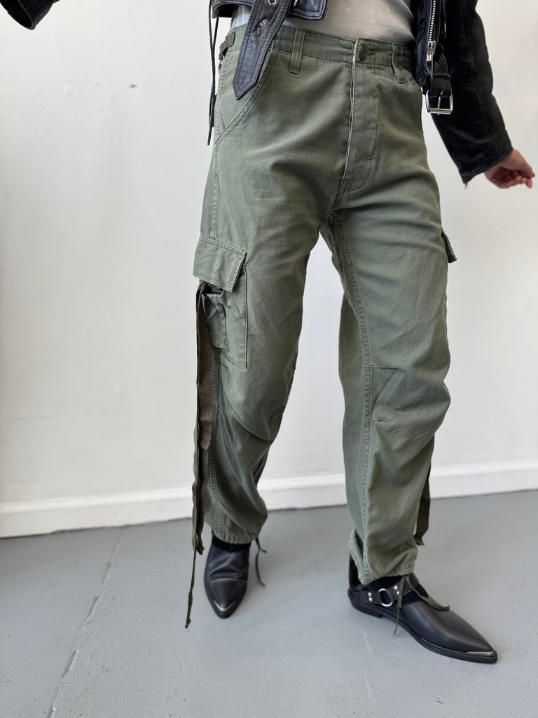 The coolest vintage army pants waist “30”