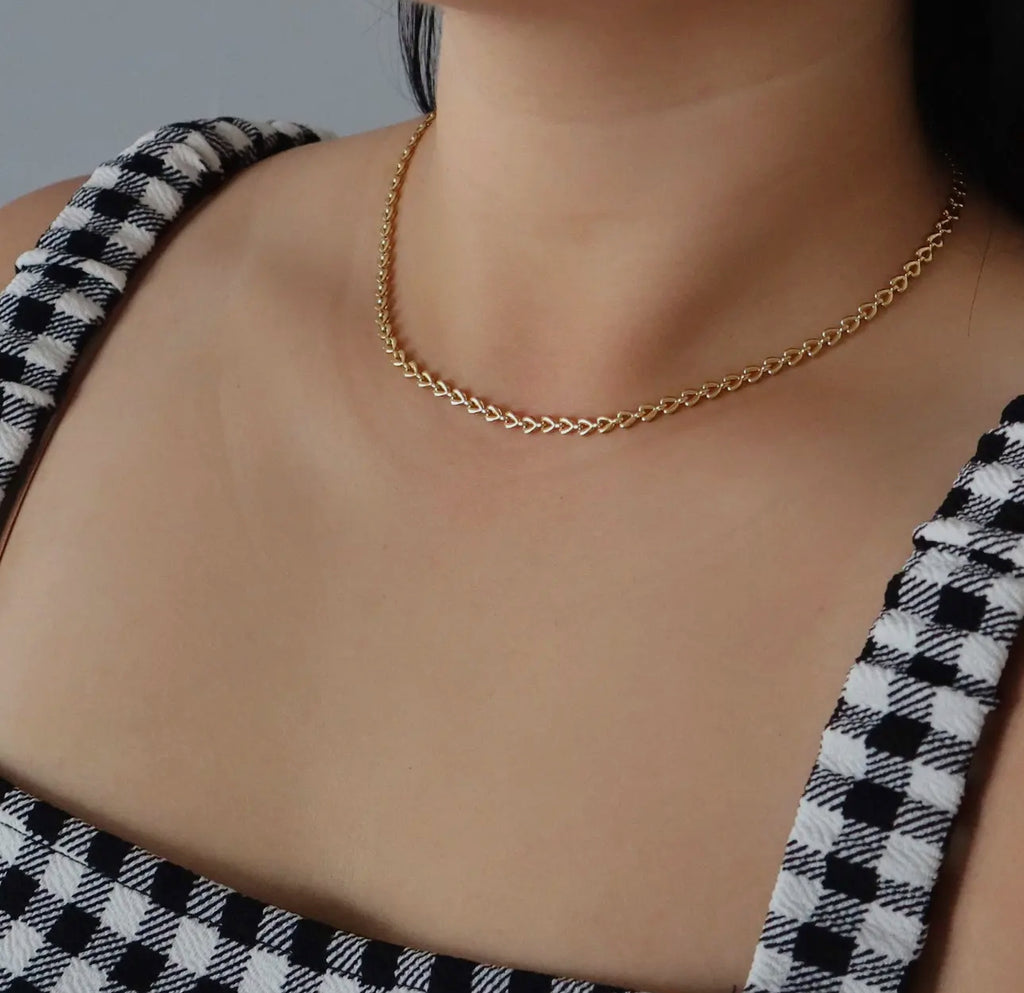 Dainty heart chain