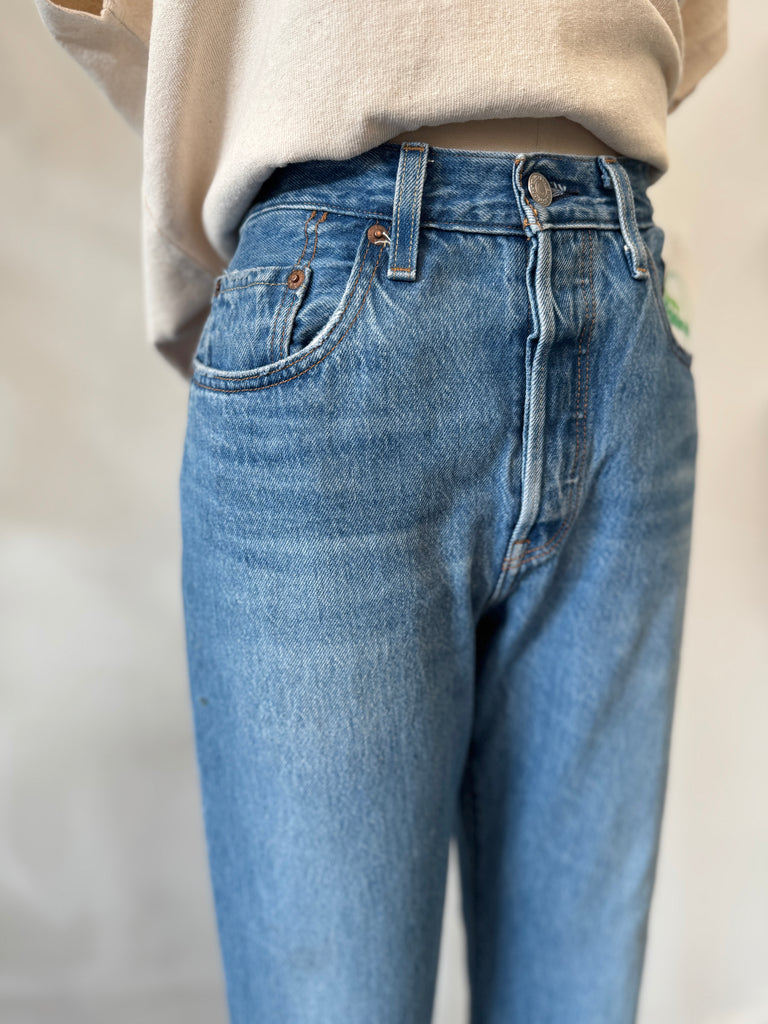 Levi 501 button fly jeans waist “27”