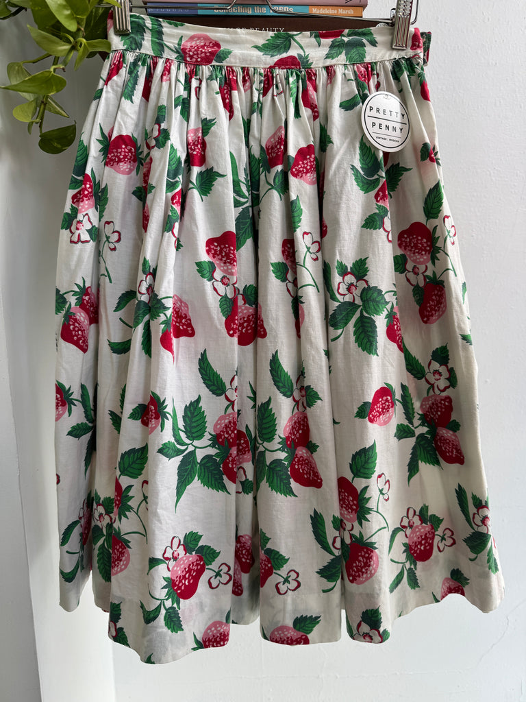 Vintage strawberry novelty skirt waist “26/27”