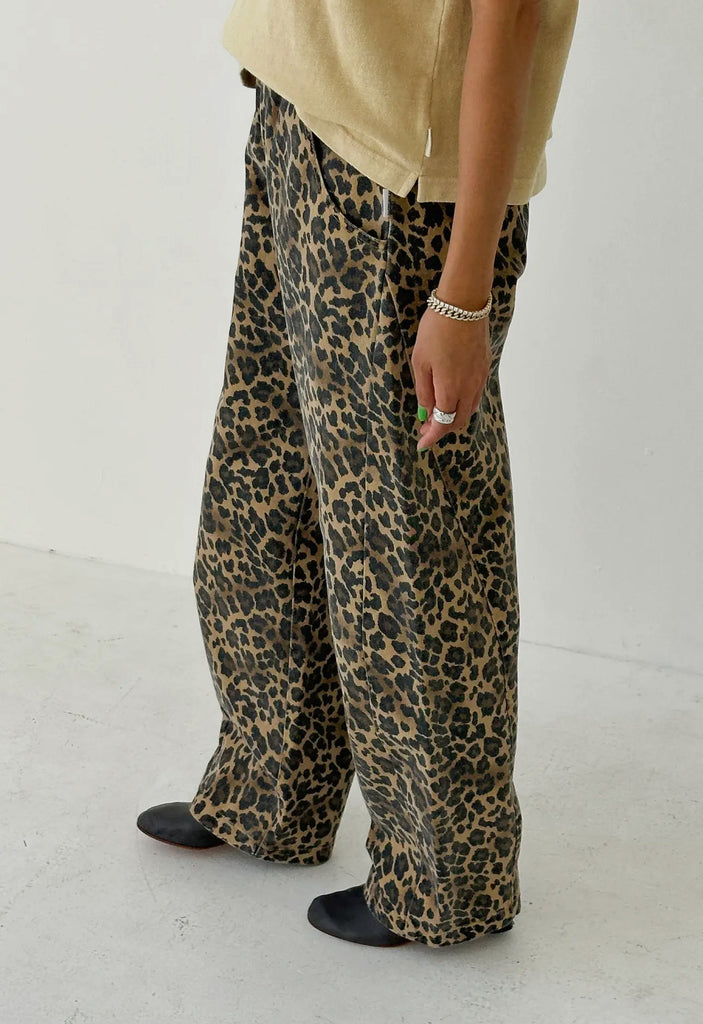 Le bon shoppe long arc pants leopard print