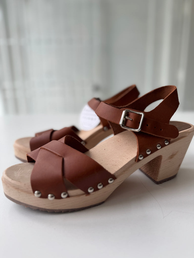 Mia clogs size 9.5