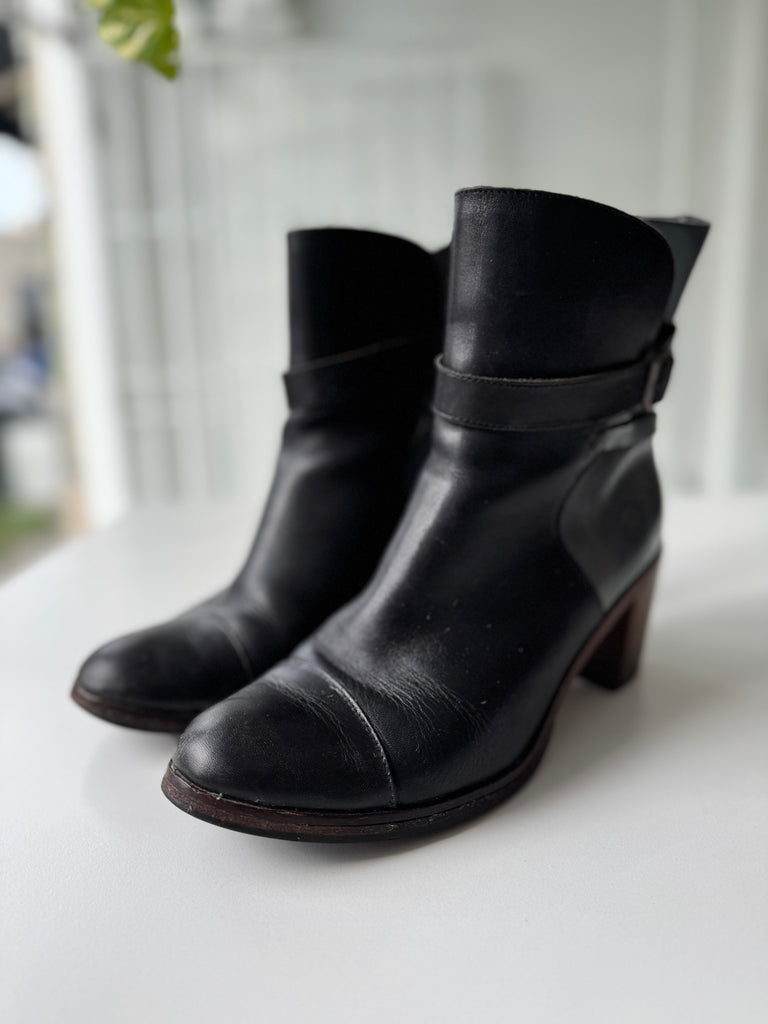 Samantha Pleet Wolverine leather boots 9.5